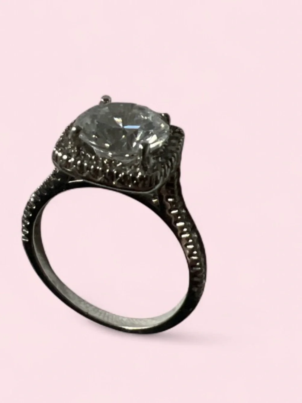 Vintage style ring